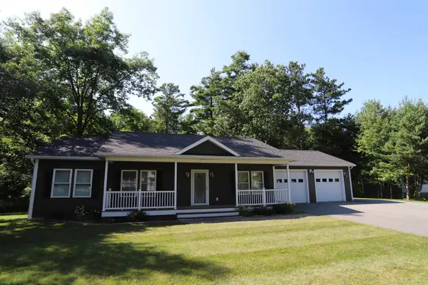 43 Cherry Lane, Newport City, VT 05855