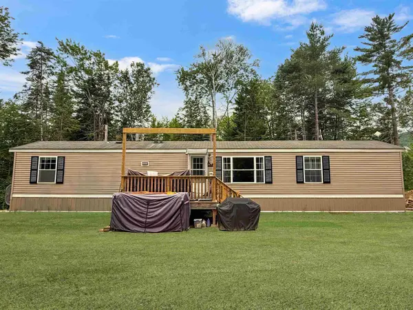 584 Bog Road, Stratford, NH 03590