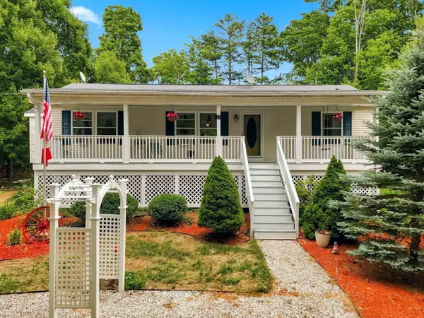 25 Dow Lane, Barnstead, NH 03225