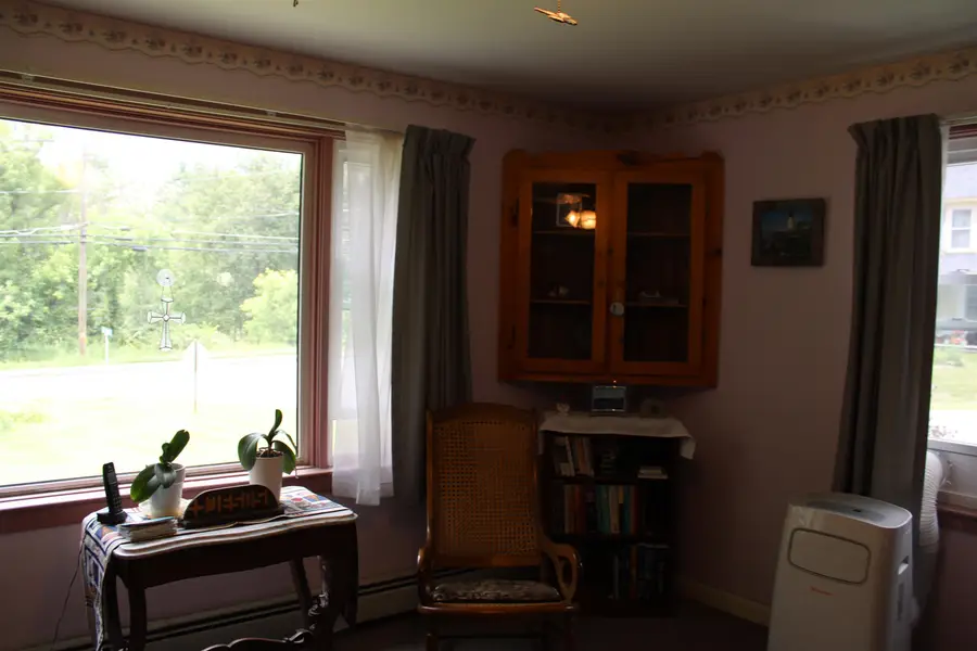 8 Holly Heights, Whitefield, NH 03598 - #2