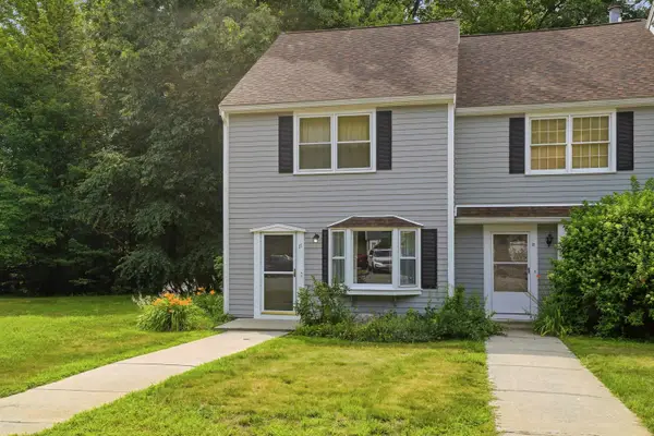 17 Chestnut Circle, Merrimack, NH 03054