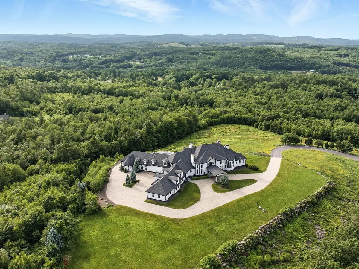 94 Foxberry Drive, New Boston, NH 03070 - #1