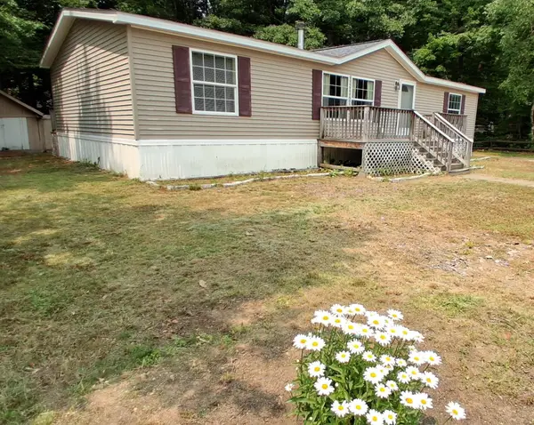 11 Page Street, Plymouth, NH 03264