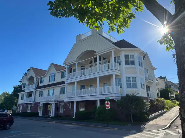 61-2 Central Avenue, Wolfeboro, NH 03894
