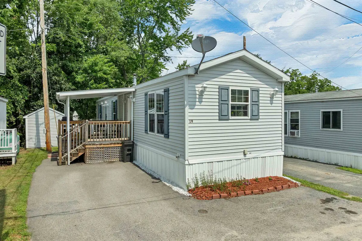 19 Brookwood Drive, Salem, NH 03079 - #1
