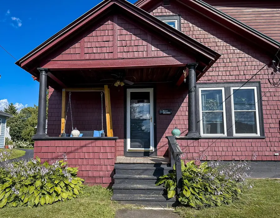 340 Pleasant Street, Saint Johnsbury, VT 05819 - #2