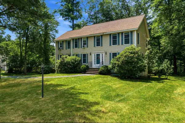 8 Wesley Lane, Salem, NH 03079