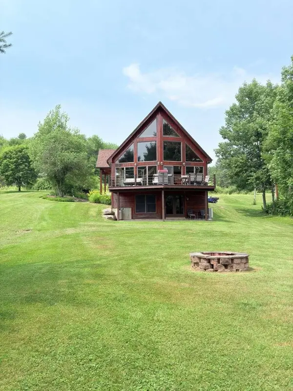 3420 Lake Road, Newport City, VT 05857