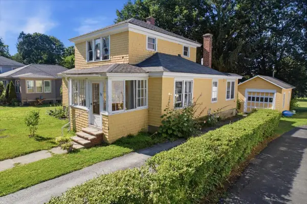 12 Hall Street, Bennington, VT 05257