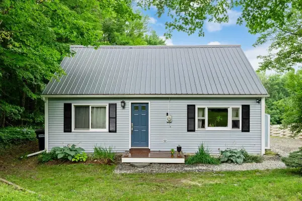 2083 Bartlett Hill Road, Cambridge, VT 05464