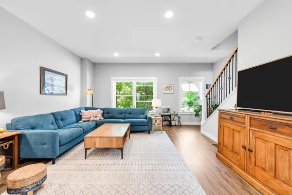 31 Gardner Lane, Waterbury, VT 05676