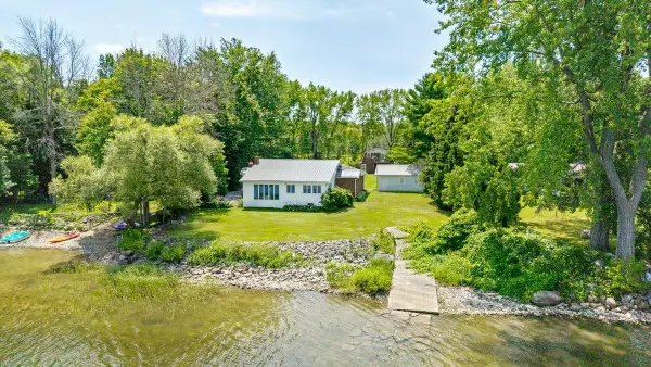 412 North Shore Road, Isle La Motte, VT 05463