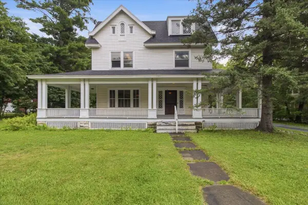 78 Bonnet Street, Manchester, VT 05255