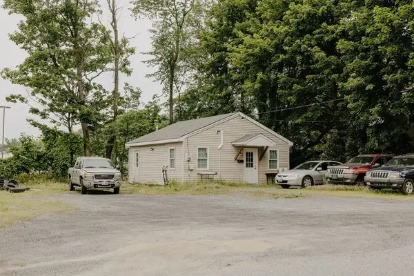 4 First Street, Claremont, NH 03743