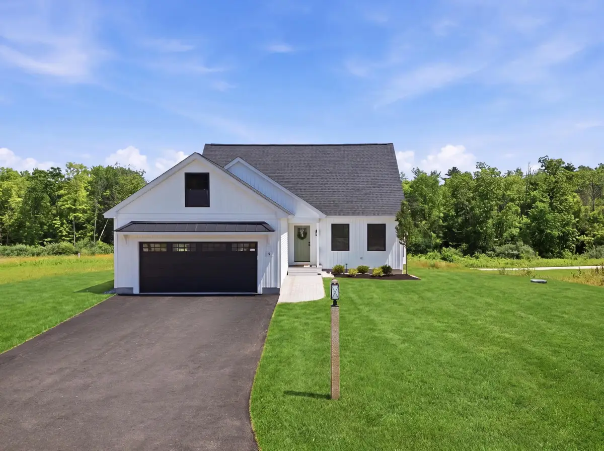 8 Robin Way #7, Chester, NH 03036 - #1