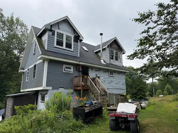 943 N Barnstead Road, Barnstead, NH 03225