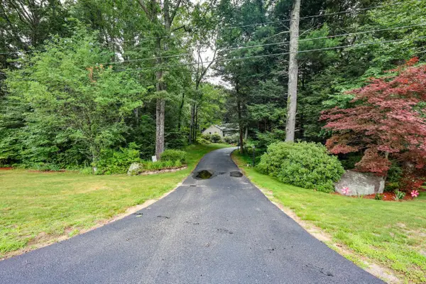 60 Hawke Lane, Danville, NH 03819