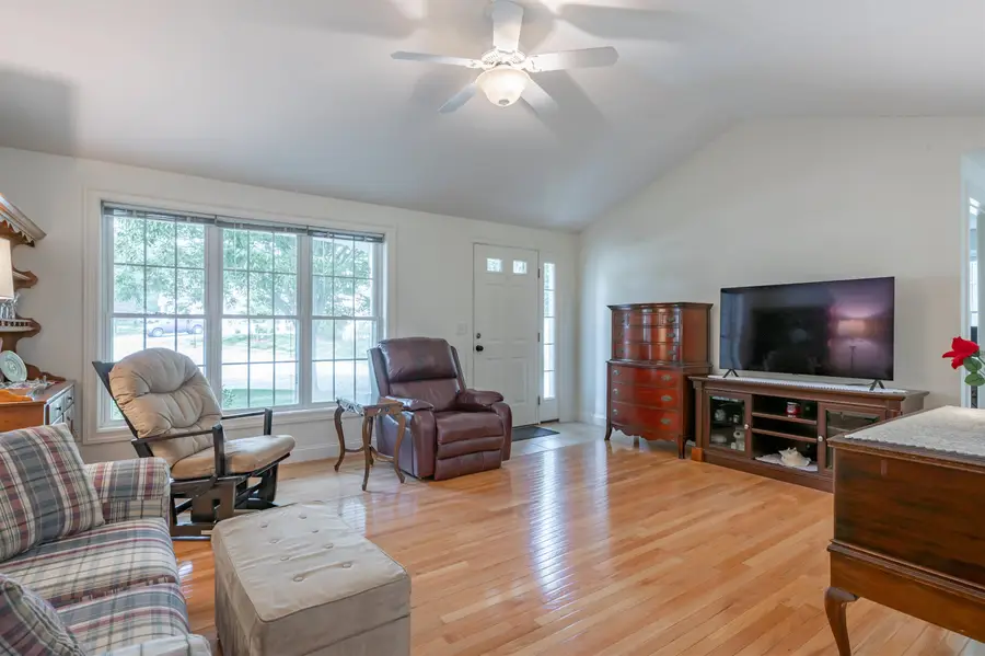 2 Dixon Drive, Litchfield, NH 03052 - #3