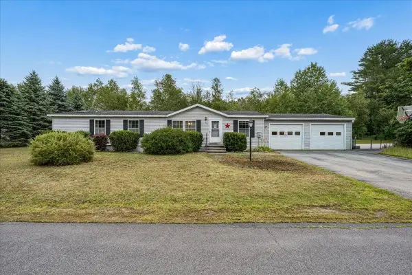 68 Stacey Drive, Hopkinton, NH 03229