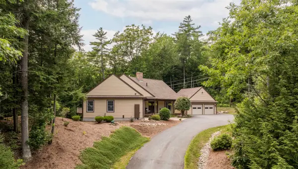 35 Clearwater Drive, Grantham, NH 03753