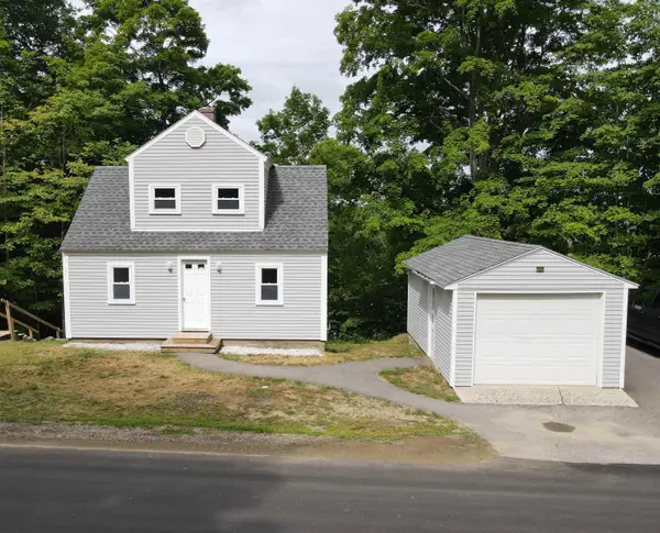 33 Upper Ladd Hill Road, Meredith, NH 03253