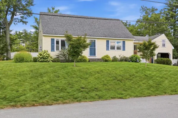 7 Hideaway Road, Nashua, NH 03064