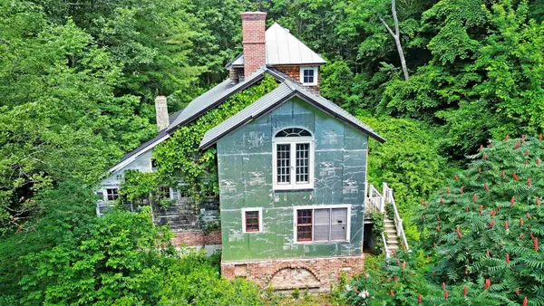 15 E Burr Pond Road, Sudbury, VT 05733