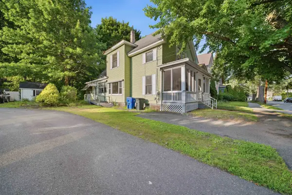 16 Appleton Street, Manchester, NH 03104