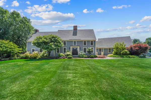 7290 Pleasant Street, Loudon, NH 03307