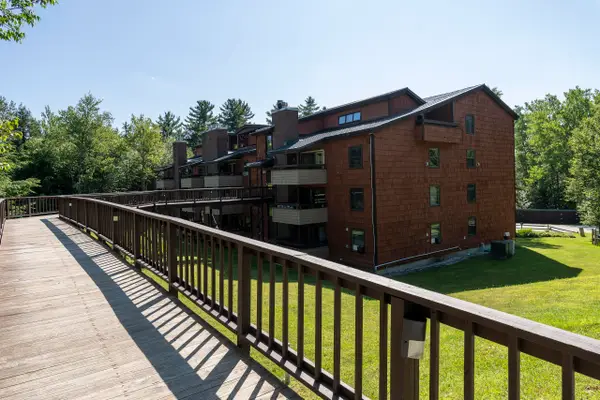 118 Gateway Court #7-B, Mendon, VT 05701