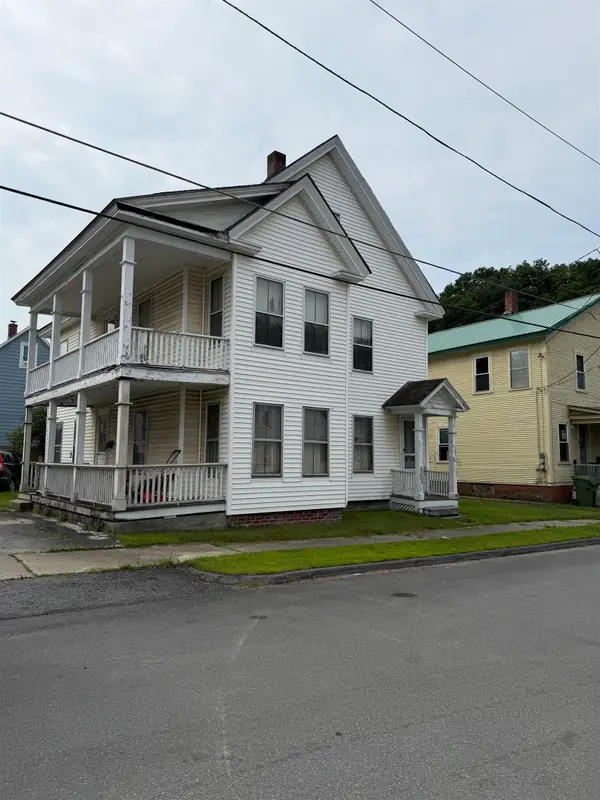 54 Williams Street, Rockingham, VT 05101