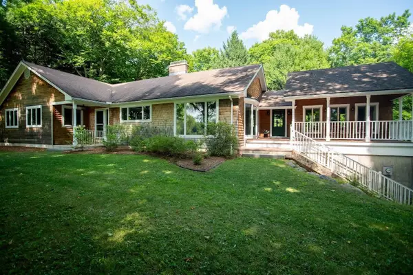 8 Douglas Road, Essex, VT 05452