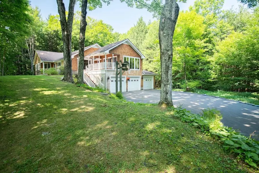 8 Douglas Road, Essex, VT 05452 - #2