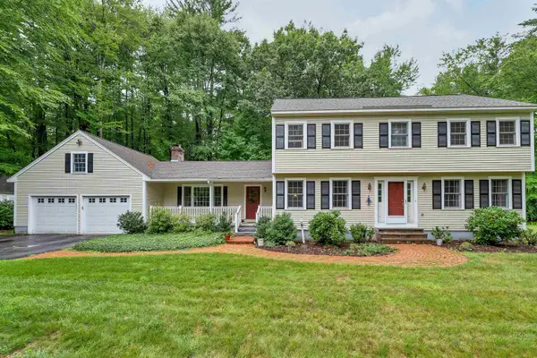 8 Christmas Tree Circle, Bedford, NH 03110