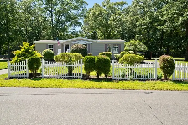 90 Alison Drive, Seabrook, NH 03874