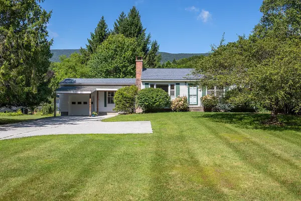 37 Brookside Road, Manchester, VT 05255