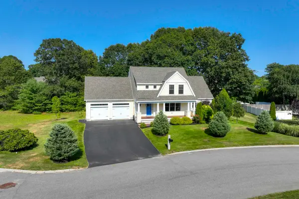 10 Hilliard Drive, Hampton, NH 03842