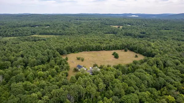 84 Clark Road, Brookfield, NH 03872
