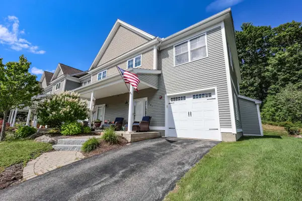 105 Woodview Way, Manchester, NH 03102