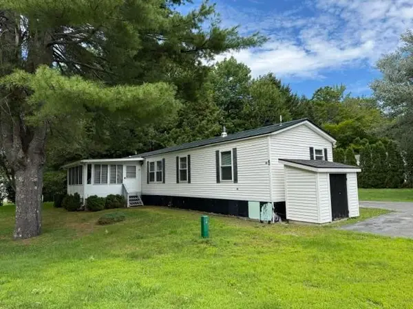 18 Tuckerville Parkway, Ludlow, VT 05149
