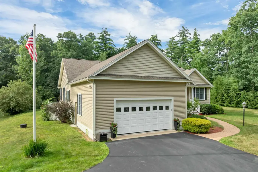 112 Pinecrest Road, Litchfield, NH 03052 - #2