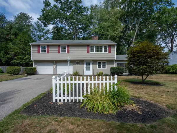 16 Longwood Drive, Hampton, NH 03842