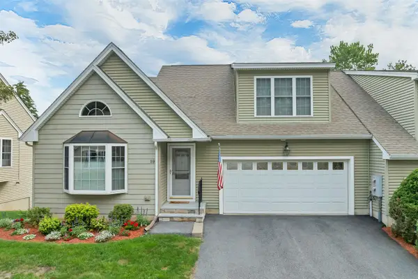 19 Town Village Drive, Salem, NH 03079