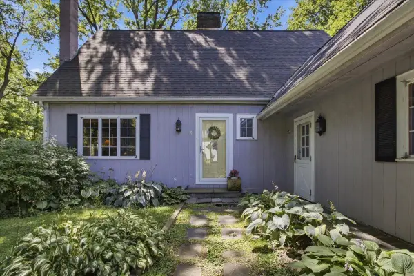 21 Russett Drive, Bennington, VT 05201