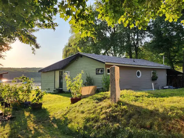 6 Holiday Shore Drive, Dunbarton, NH 03046