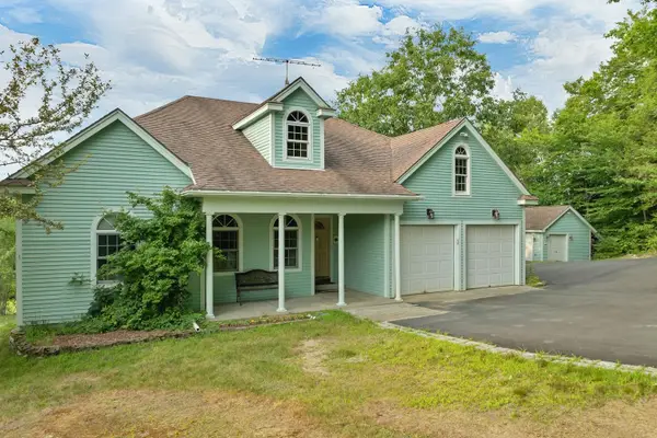 109 Ledgeside Lane, Plymouth, NH 03264