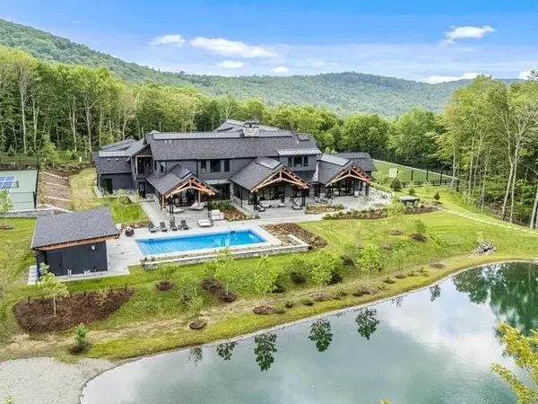 1084 Wade Pasture Road, Stowe, VT 05672-5259