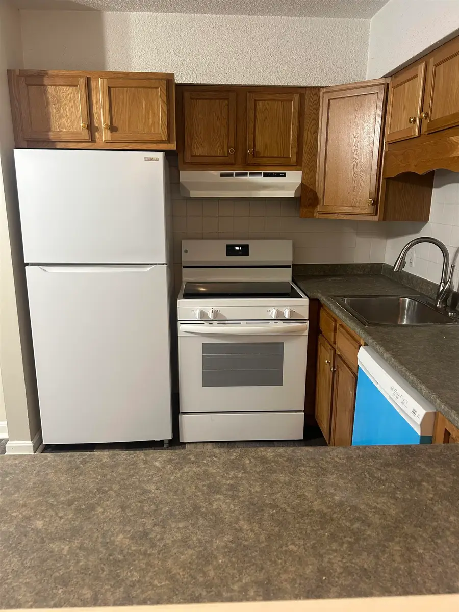 16B Mercury Drive, Londonderry, NH 03053-03 - #2