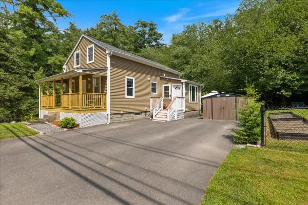 122 N Main Street, Salem, NH 03079