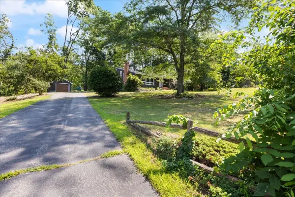 5 Hilltop Road, Plaistow, NH 03865